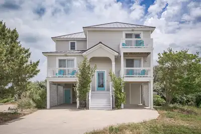 Image de 1585 - Ciao Bella, a spacious 6-bed 5. 5-bath home in Corolla, Nc, private pool, hot tub