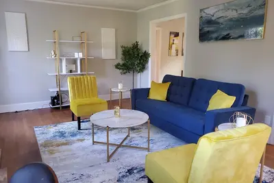 Image de Cheerful 2 Br Near Colleges, Downtown, Attractions