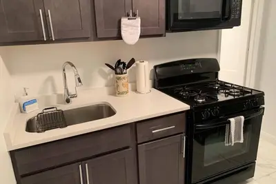 Stylish 2bd 1ba apartment located in Federal Hill