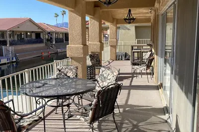 Image de Water Front Home at the Parker Strip in the beautiful Moovalya Keys.