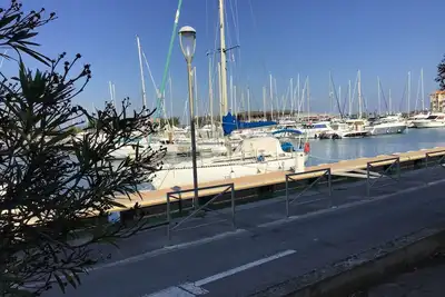 Image de Petit havre de paix classé 2** au port de Frontignan