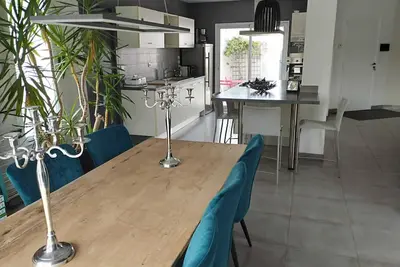 Image de Villa avec piscine Ă 3 minutes de la plage