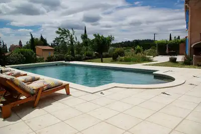 Image de Villa Provençale au calme avec piscine  - Idéale pour 8 à 10 personnes