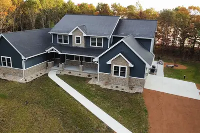 Image de Large 8 bedroom multi-family retreat on Castle Rock Lake near Wi Dells