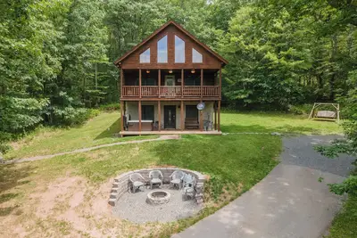 Image de Dog Friendly Peaceful Cabin w/ Hot Tub