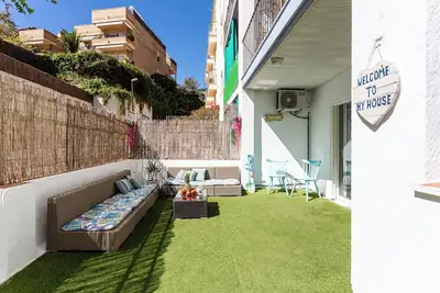 Image de Blue Apartment- with outdoor terrace- 4 bedrooms - beach - parking