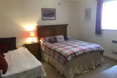 Image de Winter/Spring offer. Tenby 2 bedroom Flat with parking.