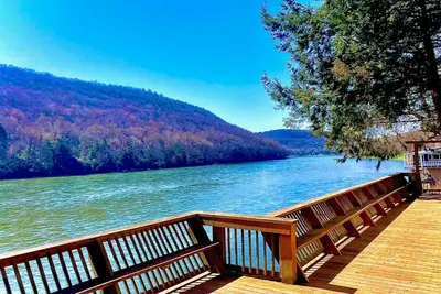 Image de Riverfront Paradise