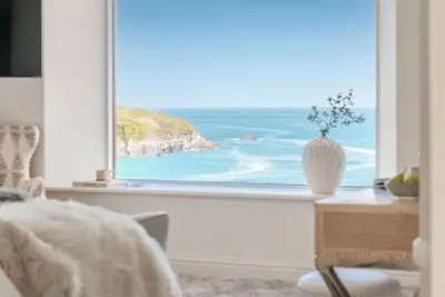 Image de Stunning clifftop 5 bedroom luxury house with outstanding ocean views