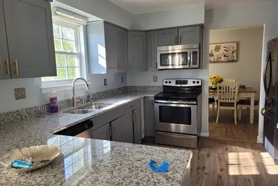 Image de Centrally Located 4 bedroom house