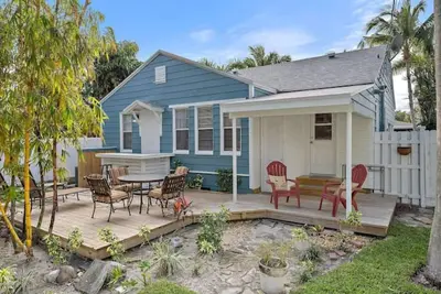 Image de The Palm Cottage- 7 min drive to the beach