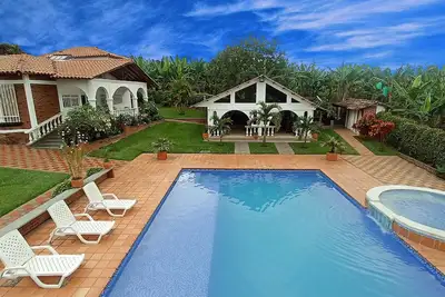 Image de Beautiful Chalet 10 minutes from Armenia Airport
