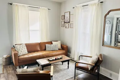 Image de The Broadway Cottage - Great Bend Downtown(Pet Friendly)