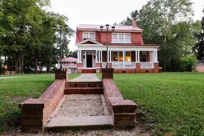 Image de Historic House on the Hill