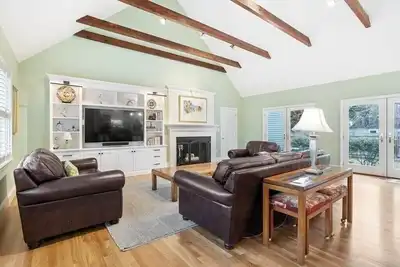 Image de Beautiful home on cul-de-sac 1 mile from Concord Center for 250th Anniversary