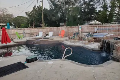 Image de Serene Oasis: Saltwater Pool Home near Ksc and Cocoa Beach\"\n