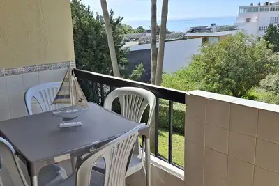 Image de T2 Martins - vista mar, Ac e wifi, a 350m da praia