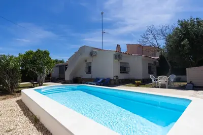 Image de Innouthome Maison Familial Avec Piscine, Jardin, Clim, Bbq Et Wifi-Av. 3 Calas