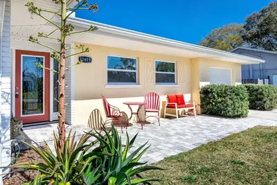 Image de Sunny 3 bd residential home w/pool 5min to beach