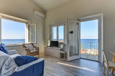Image de Appartement Il Quartiere Montecristo avec vue sur la mer, terrasse et Wi-Fi.