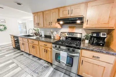 Image de ⭐️ Clintonville! Quaint Stay on Quiet Street! 2 bed\/1 bath!