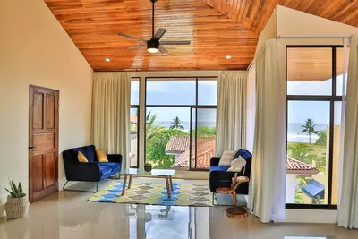 Image de Penthouse Suite Whitewater Ocean / Mountain Views