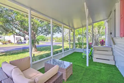 Image de Sebastien Cottage w/ Screened Porch, 5 Mi to Beach