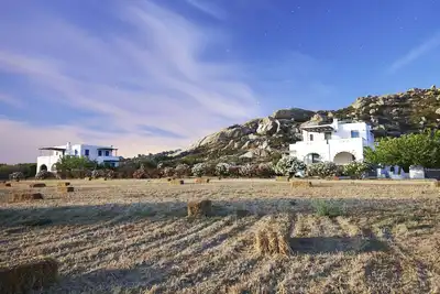 Image de Cycladic House near the sea