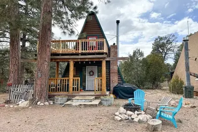 Image de Camp Knotty Pines | Pet friendly, Kayaks included