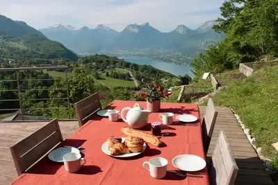 Image de Maison en ossature bois entre lac et montagnes