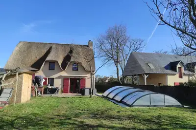 Image de Chaumière dans la campagne guérandaise avec piscine privée