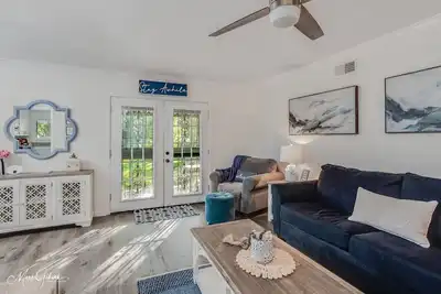 Image de Location, Location, Location- Updated, Cozy, Super Clean