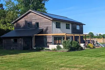 Image de Unique, Spacious, Self-Built Eco House with Huge Garden and Movie Room