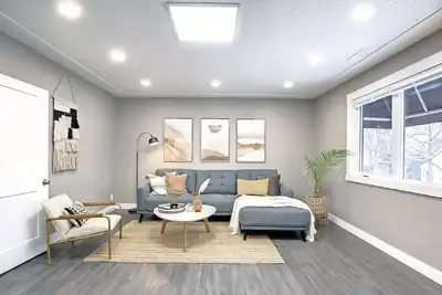 Image de Unique, Converted Bakery In Historic Highlands