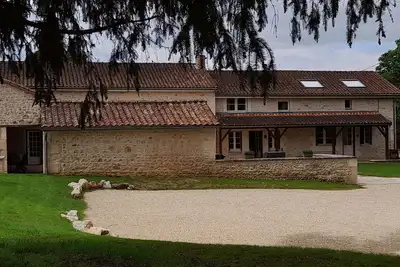 Image de 13/15 couchages, maison de 270 m2 avec Piscine / Cheques Ancv Acceptes