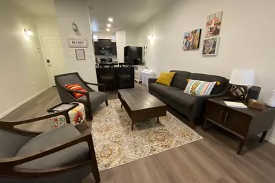 Image de Grande Getaway-centrally located, well appointed home