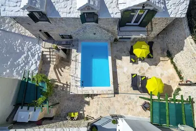 Image de Authentique Villa en Pierre Topola