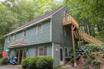 Image de Two bedroom upstairs unit. \"Timberlane Mountain Retreat\" with mini kitchen