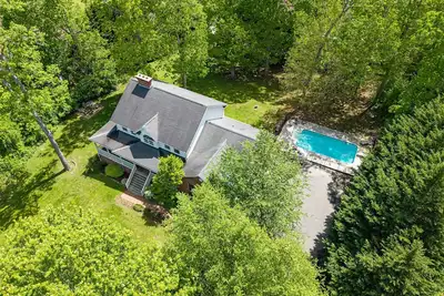 Image de Spacious 7-Bedroom Retreat in Leicester, Nc - Perfect for Family Getaways!