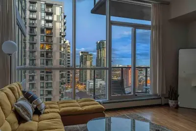 Image de 2br Condo in Beltline near Restaurants & Shops including Parking