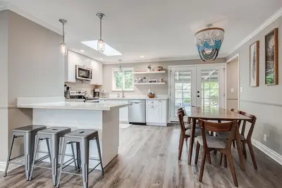 Image de Peaceful Getaway in Desirable Edmonds Near Seattle. Ada accessible.