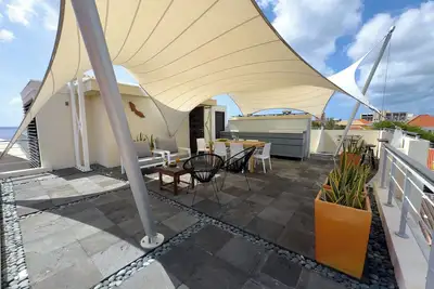 Amazing 270° Rooftop View penthouse Apt Pietermaai