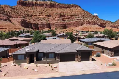 Image de Modern Luxury Home in Kanab w/Hot Tub & Pool!