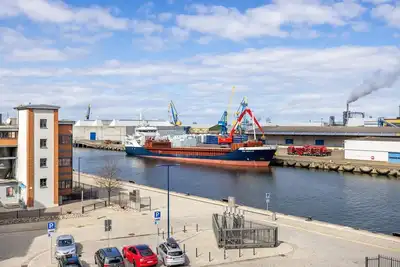 Image de Great south-facing harbor apartment with a direct view of Wismar's old harbor