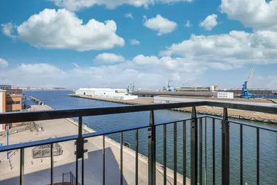 Image de 2-room apartment with balcony in an exceptional harbor location with a great view