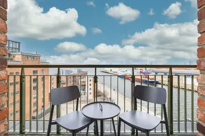 Image de Harbor residence with gallery bedroom, roof terrace and unique harbor view