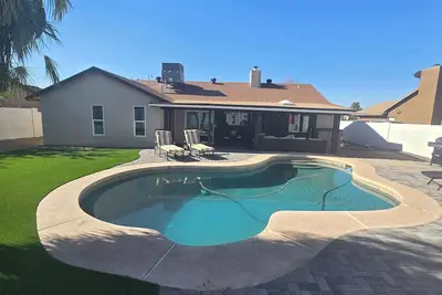 Image de Euphoria In Peoria! Heated Pool, Prime Location & Good Vibes! 5 Mins to Westgate