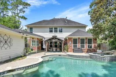 Image de Spacious 5-Bed Home with Private Pool, Hot Tub, Game Room & Outdoor Oasis in a Prime Location!