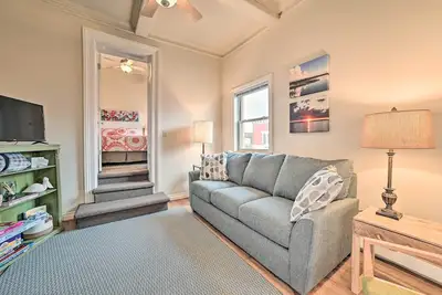 Image de Downtown Loft Apartment, Steps to Riverfront!