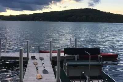 Image de Felker's Cottage: Lakefront Escape with Kayaks, Boats, and Family Fun on Huffman Lake!